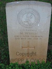 Dar Es Salaam War Cemetery - White, Maurice